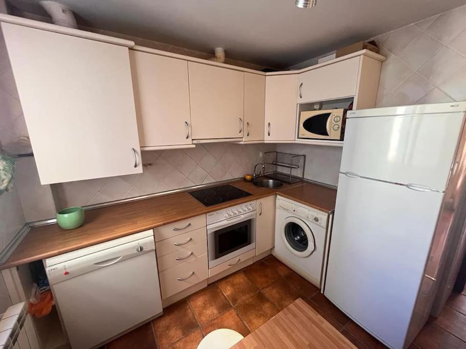 Apartamento Vistas Sobrellano Comillas Exterior foto